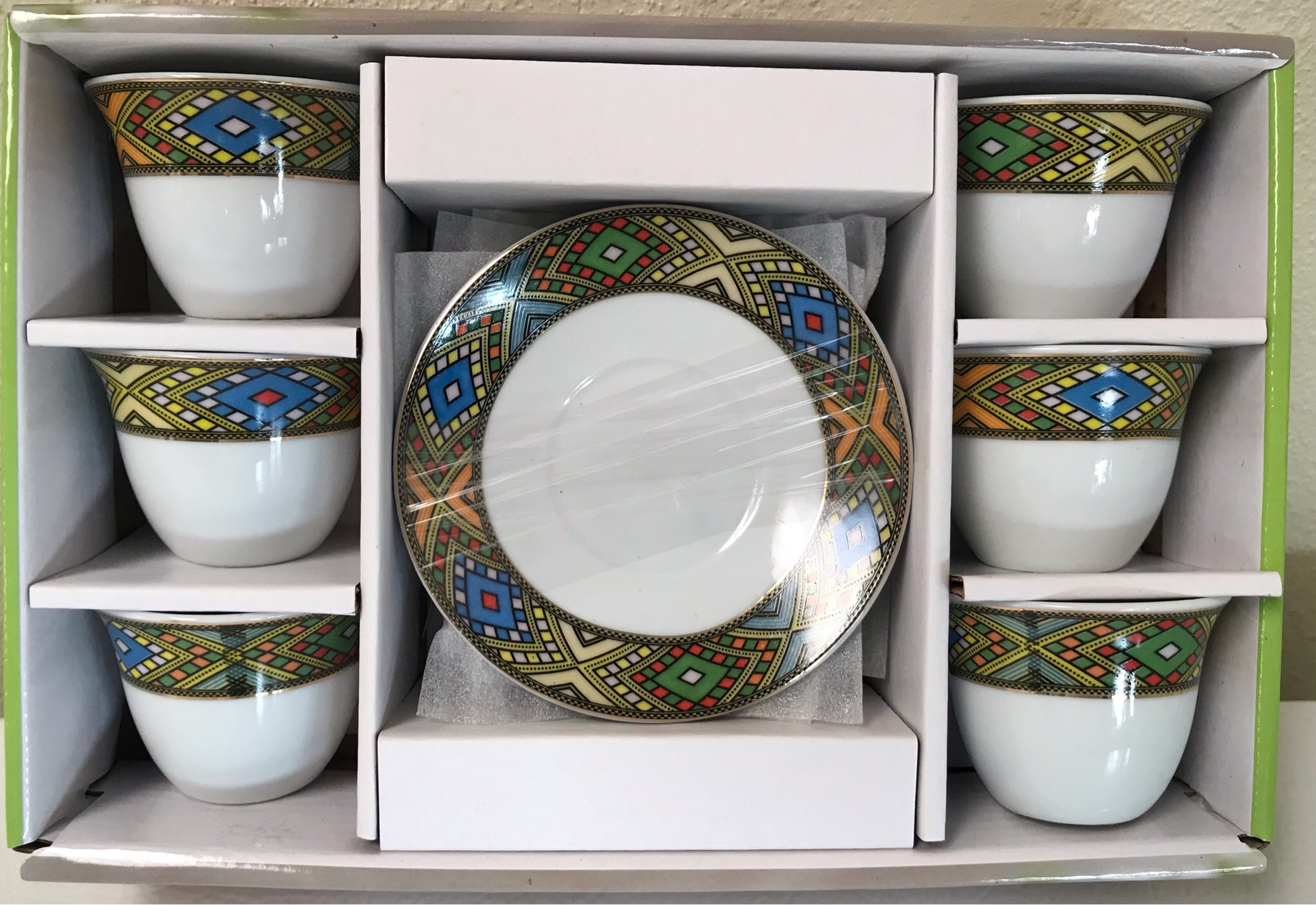 12 pcs coffee cups & saucers (Medium Diamond Tlet)